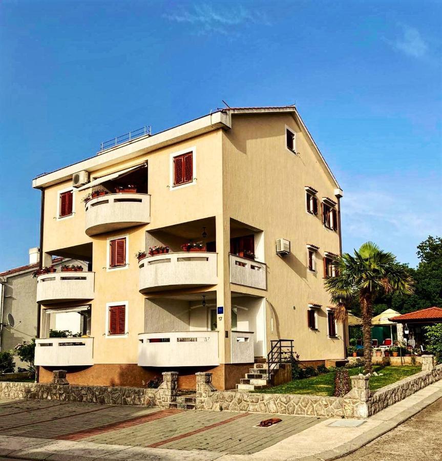 Apartments Hanka Njivice Luaran gambar